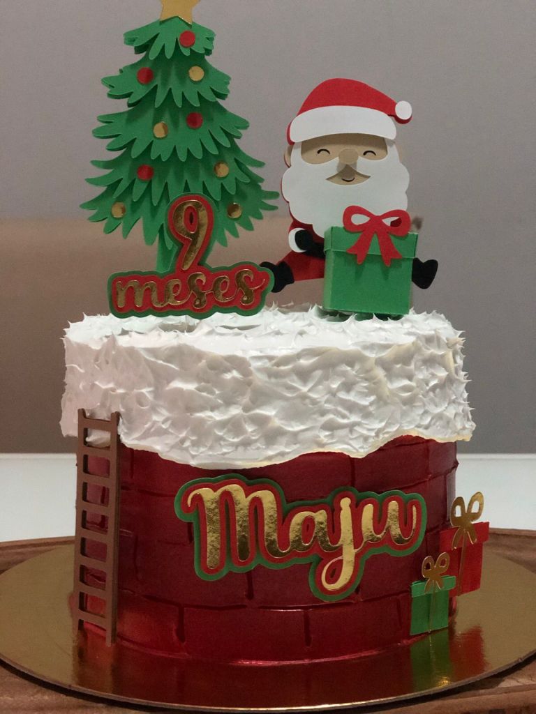 Bolo comemorativo mêsversário 9 meses com tema de Natal